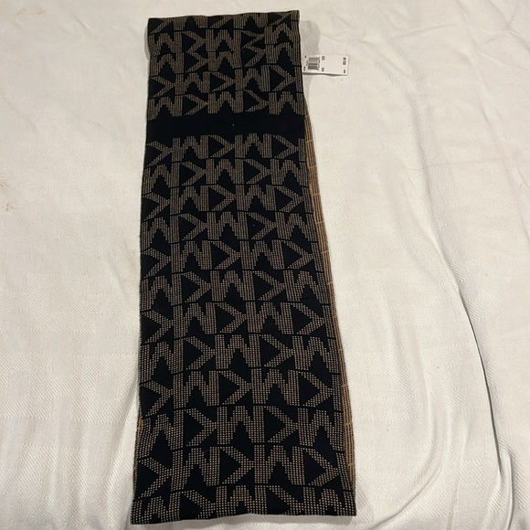 Michael Kors scarf - Picture 4 of 4